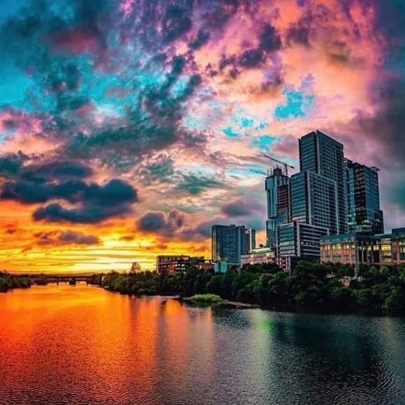 Meet your Posher, Kristin! @ikristinposh - Picture 4 of 8